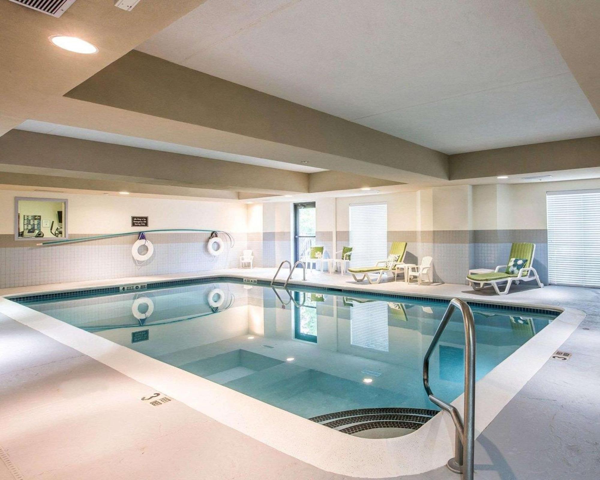 Sleep Inn & Suites Queensbury - Lake George Dış mekan fotoğraf